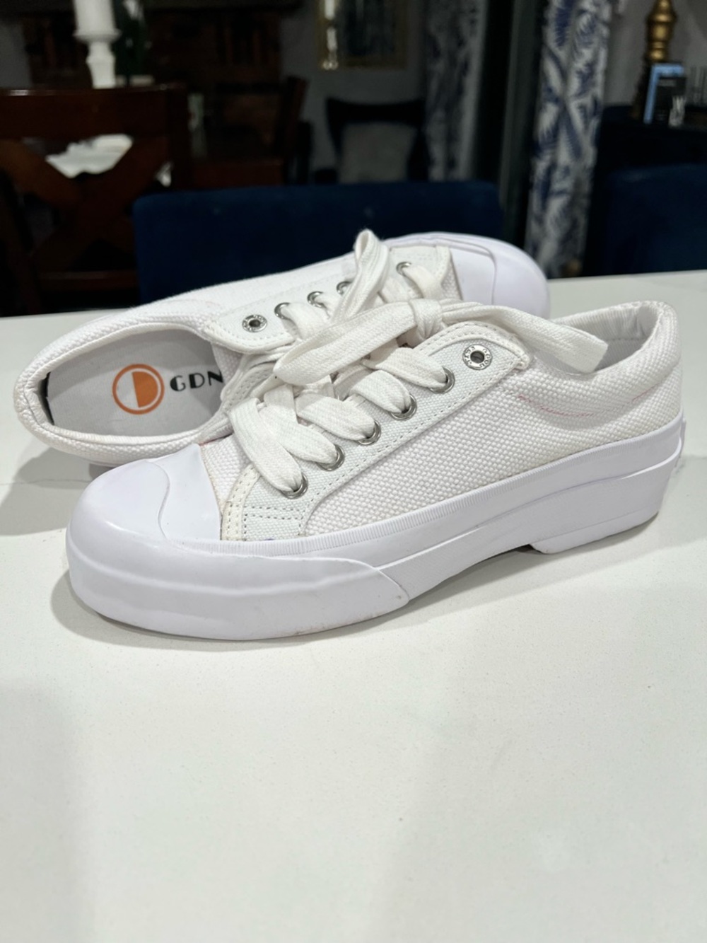 GOOD NEWS 
Sunn organic cotton-canvas trainers in white